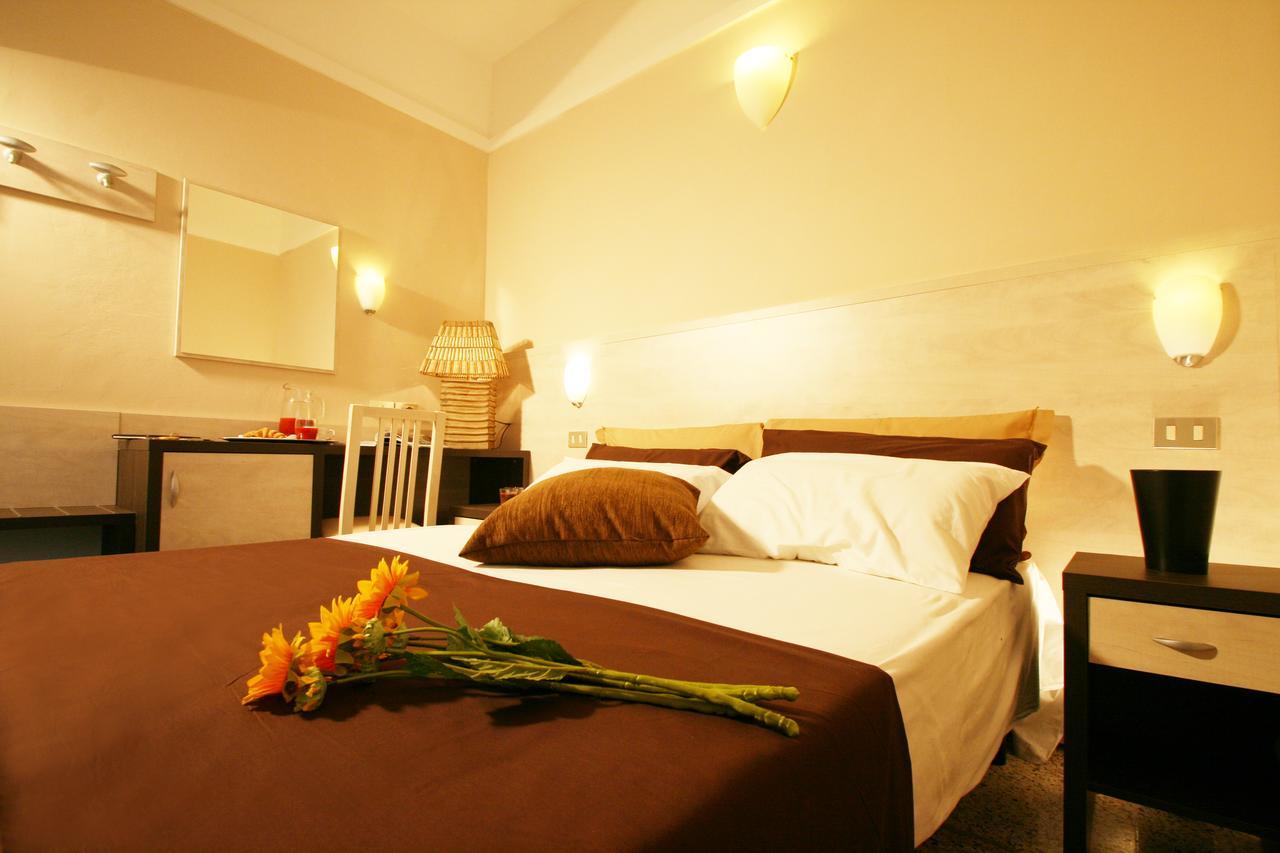 London Hotel Cattolica